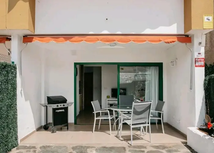 Apartment With Garden A Few Minutes From The Sea